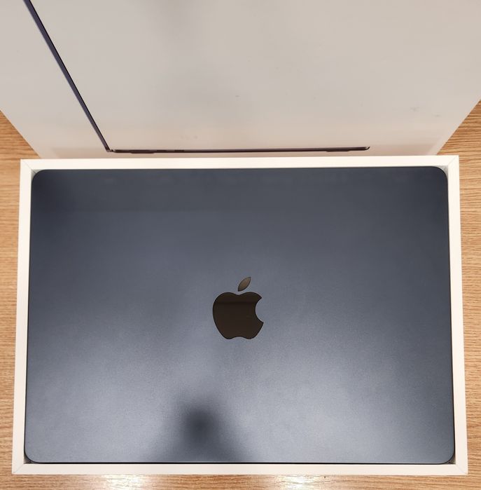 Hope Amanet P11-MacBook Air 13 M4 2025 512Ssd 16Gb ram/2Cicluri