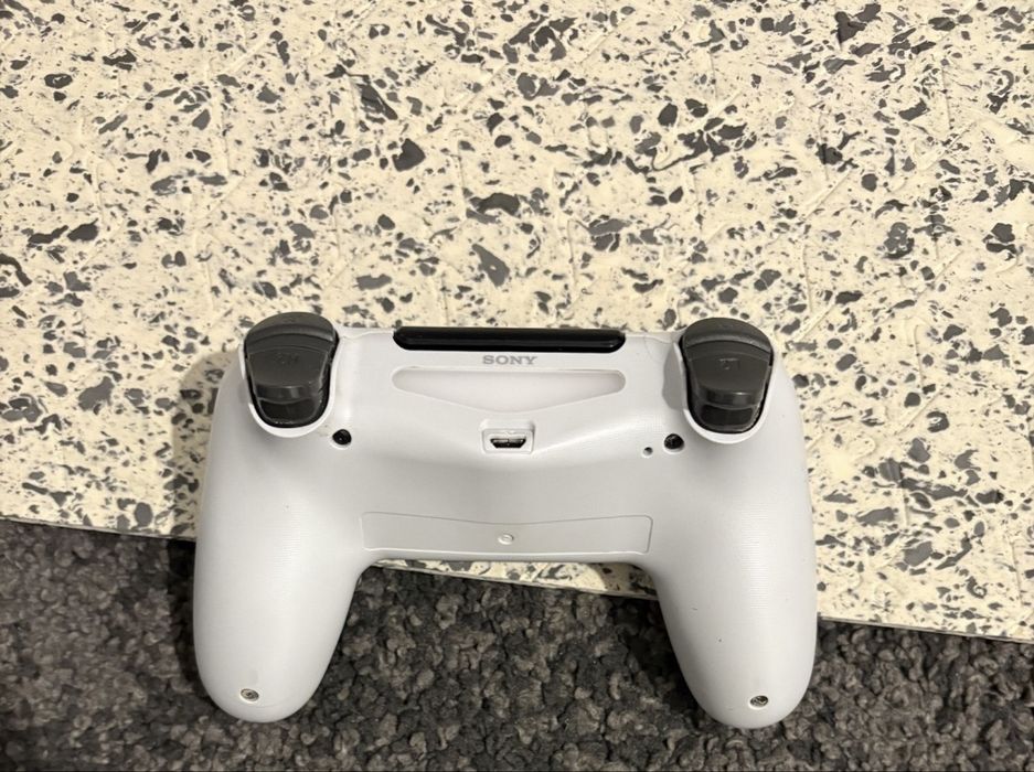 Controller PS4 alb