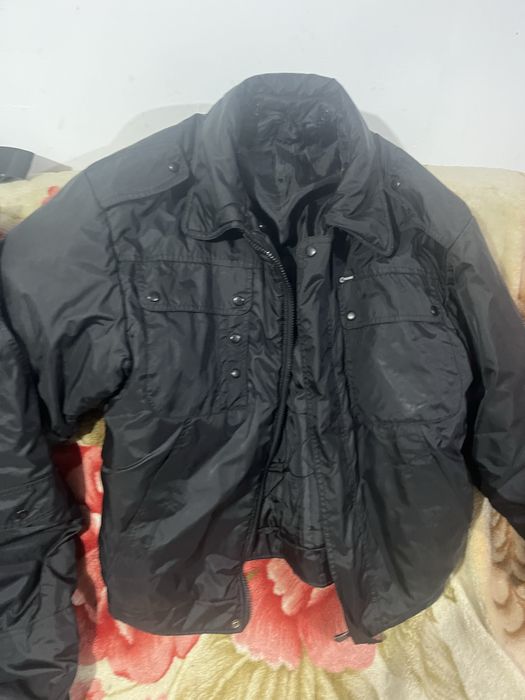 Продаю зимний комбинезон состояние отличное носил два раза