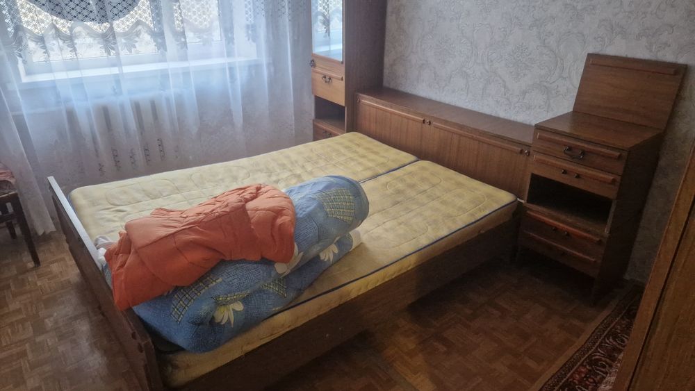 Отдам даром в хорошие руки.1.85 x 1.40 полезное место