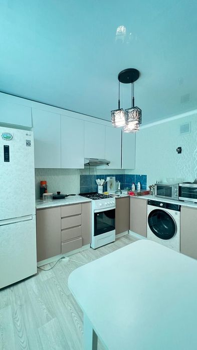 Продаётся 2-комнатная улучшенной планировки по Горбачева 61.