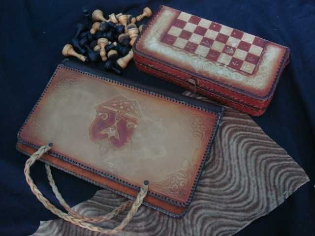 Шахматы в коробке из Натуральной Кожи с сумкой из кожи Ручная Работа