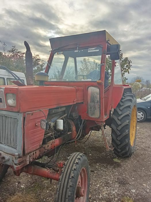 Vand tractor u650 in stare buna de functionare