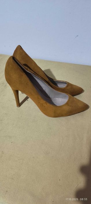 Vând pantofi ocazie