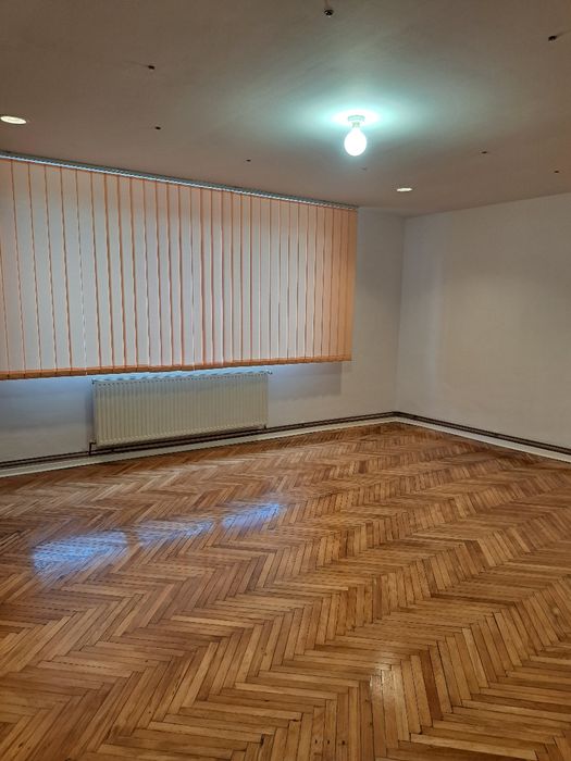 Inchiriez parter casa