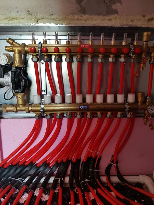 Executam instalații sanitare si termice complete