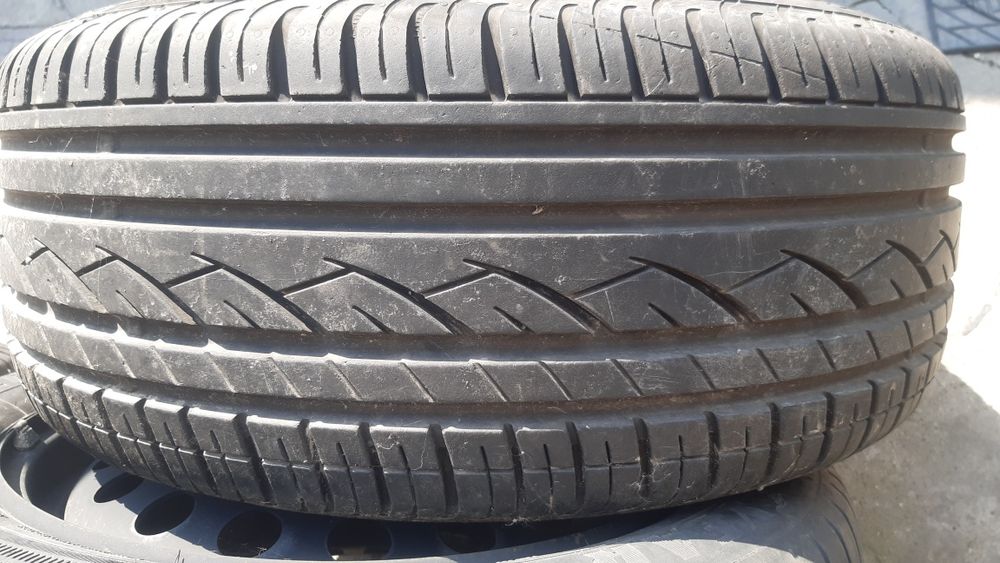 Una anvelopă 225/55r16 vară marca Continental preț 150 lei