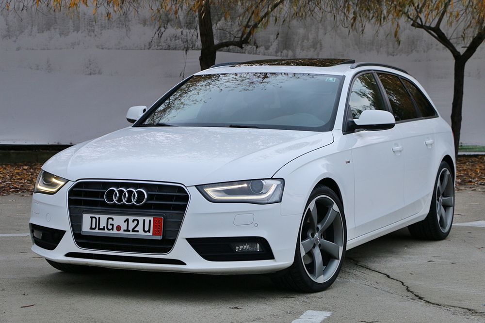 Audi A4/panoramic/distronic/lane asist/side asist/rotor/zoll