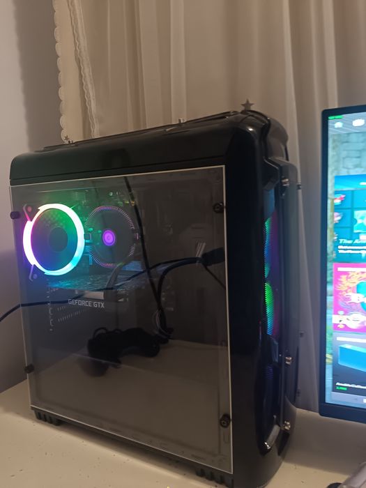 Pc gaming mid performanta foarte buna