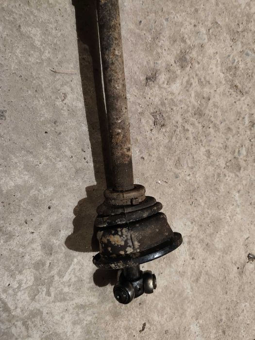 Полуоска Москвич Алеко