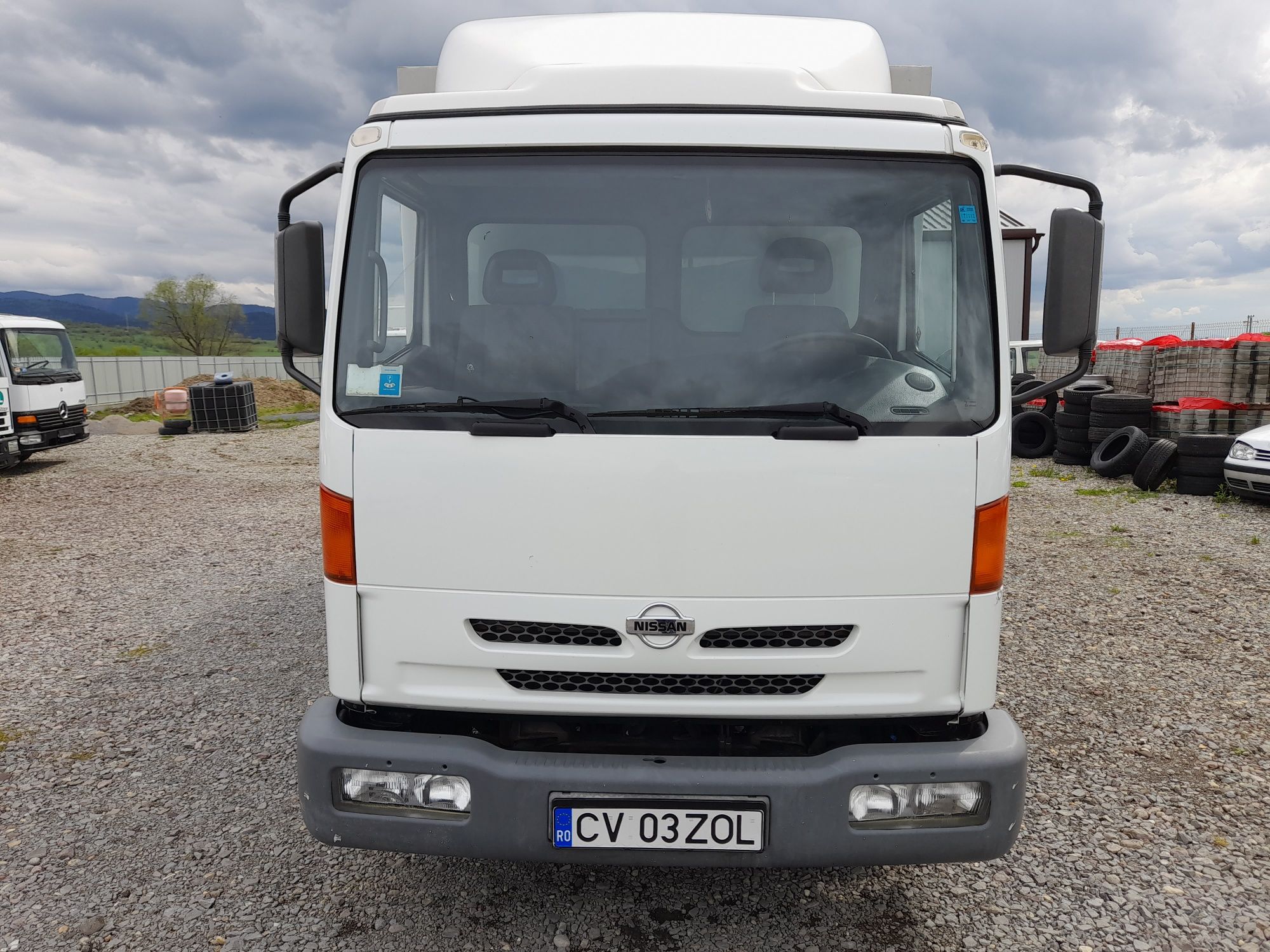 Nissan Atleon 3,5t nu este (iveco, Mercedes)