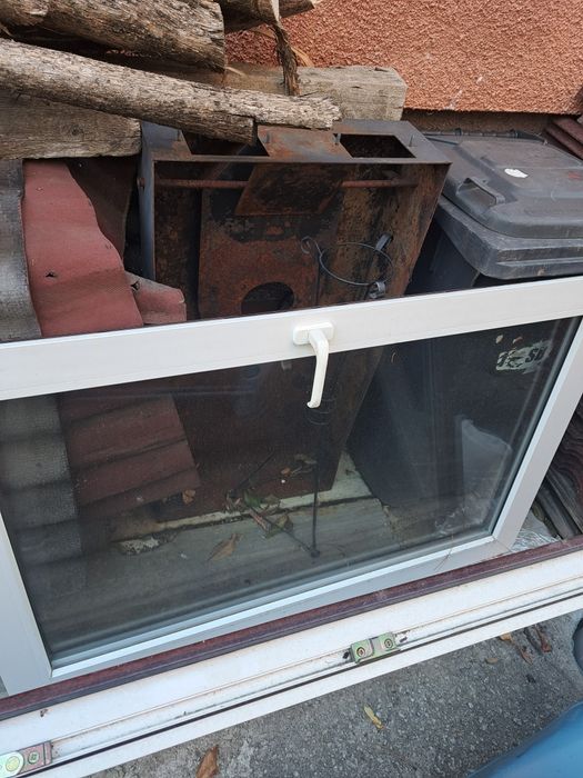 Vind două geamuri termopan