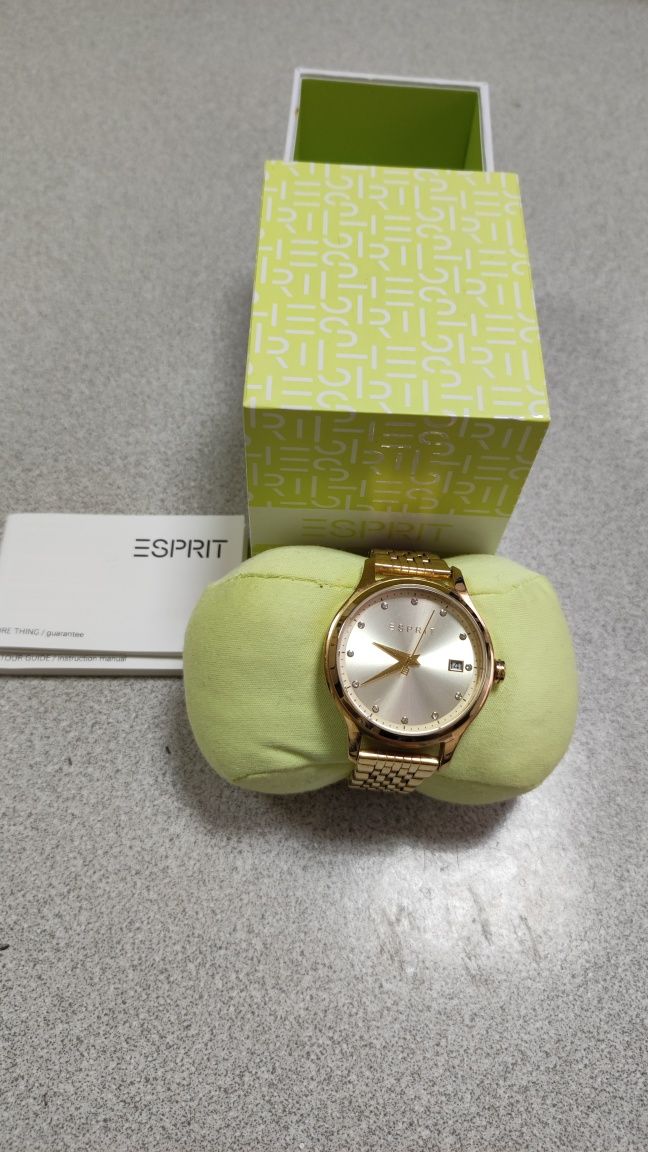 Дамски часовник Esprit с кристали