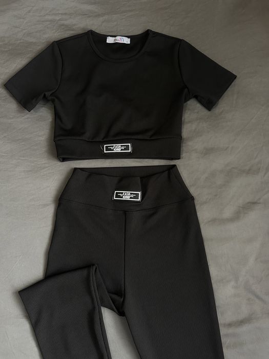 Дамски сет тениска и клин