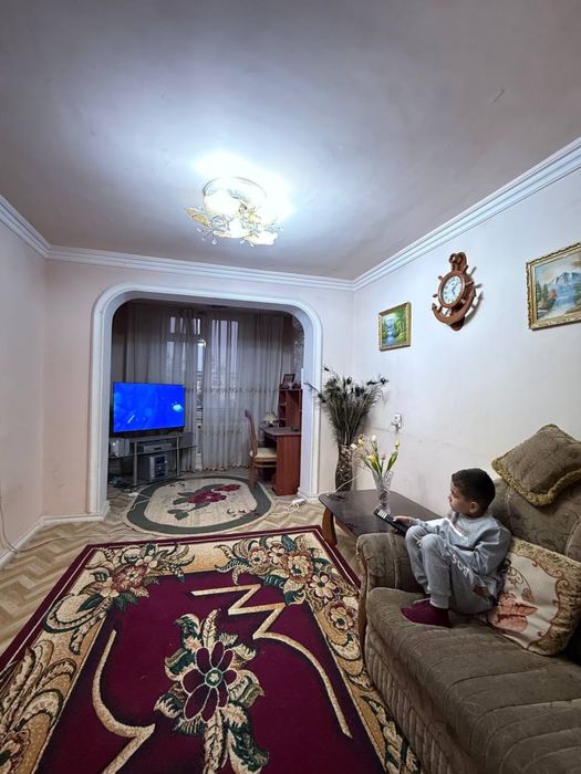 Срочно Продаётся 5 комнатная квартира адрес Мархабо