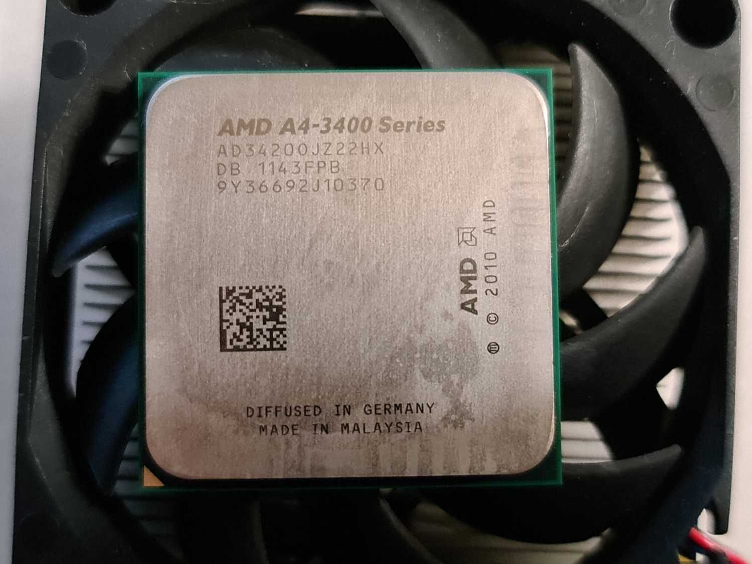 Procesor AMD Liano A4 X2 3400, 2.7GHz, 1MB, Box - poze reale