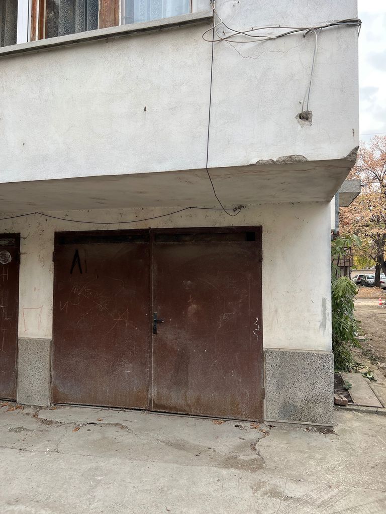 Дава се под наем Гараж / Паркомясто в Пазарджик, Идеален център - 20 кв.м за 76.5 € - Снимка #3