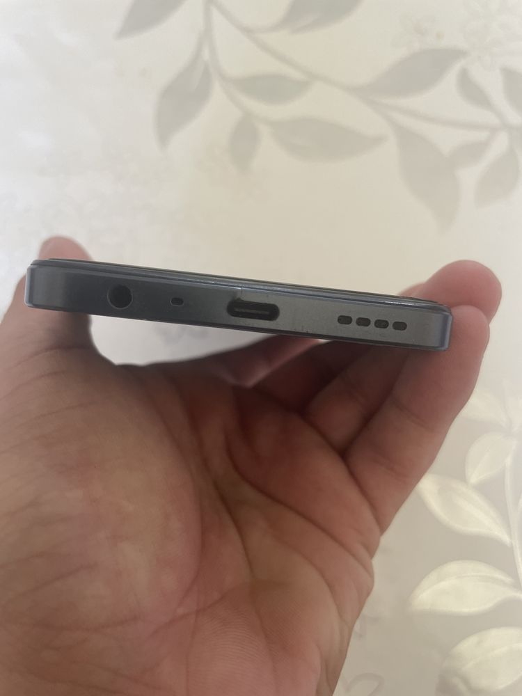 Realme с55. В хорошем состояние