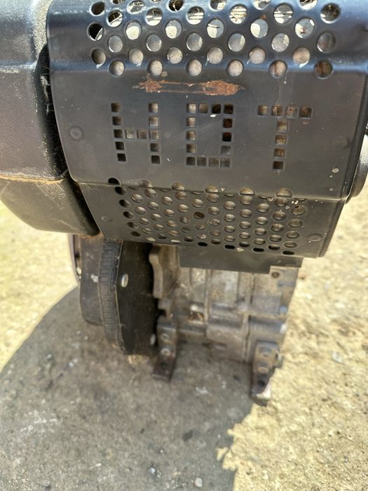 Motor diesel intrun pison