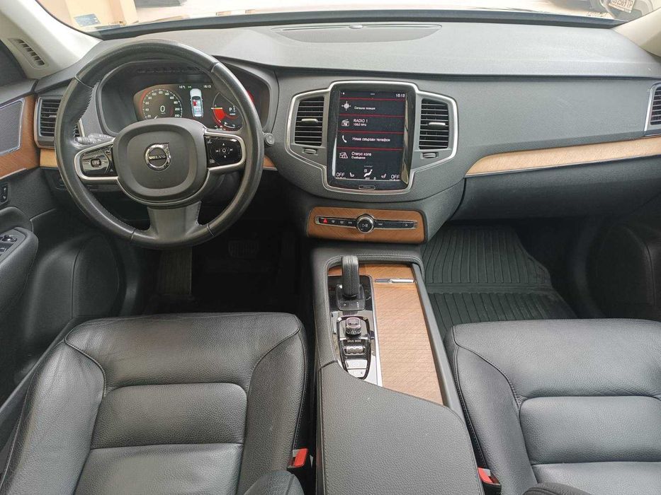 Volvo Xc90 T8 Recharge 7-местен 392кс Обслужен