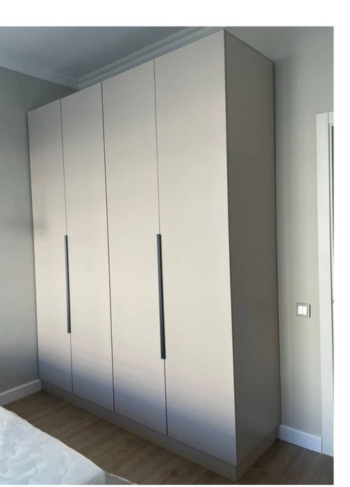 Продам 4-е новые дверки для шкафа Мдф белая матовая пленка