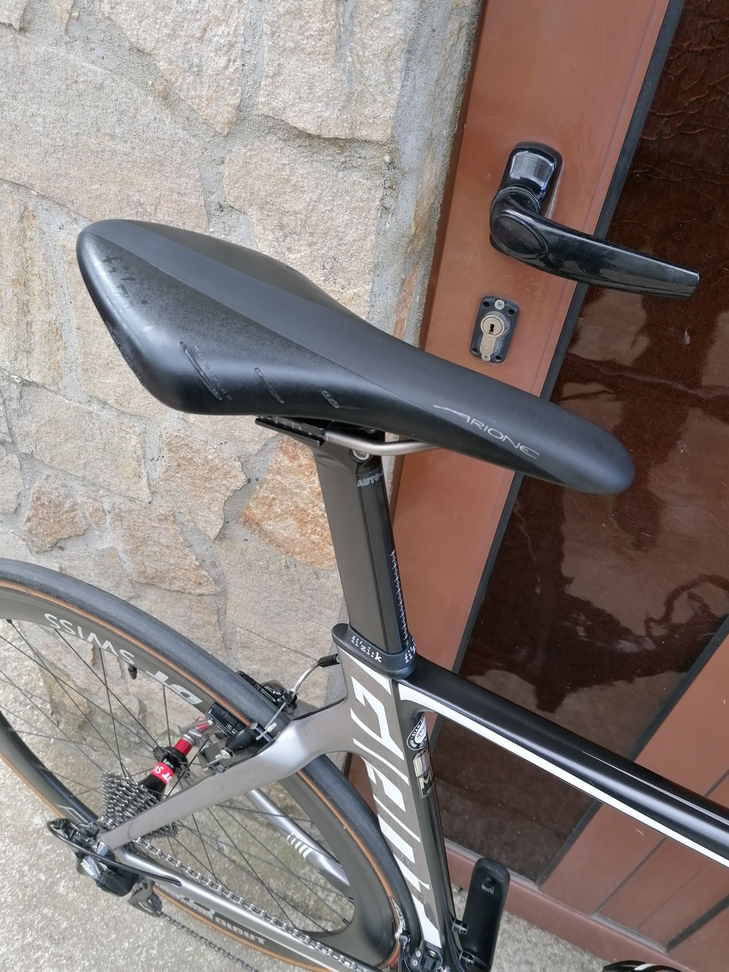 Шосеен GIANT Carbon, Shimano 105, скорости 2 * 11