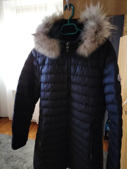 Vând geaca e ca si noua