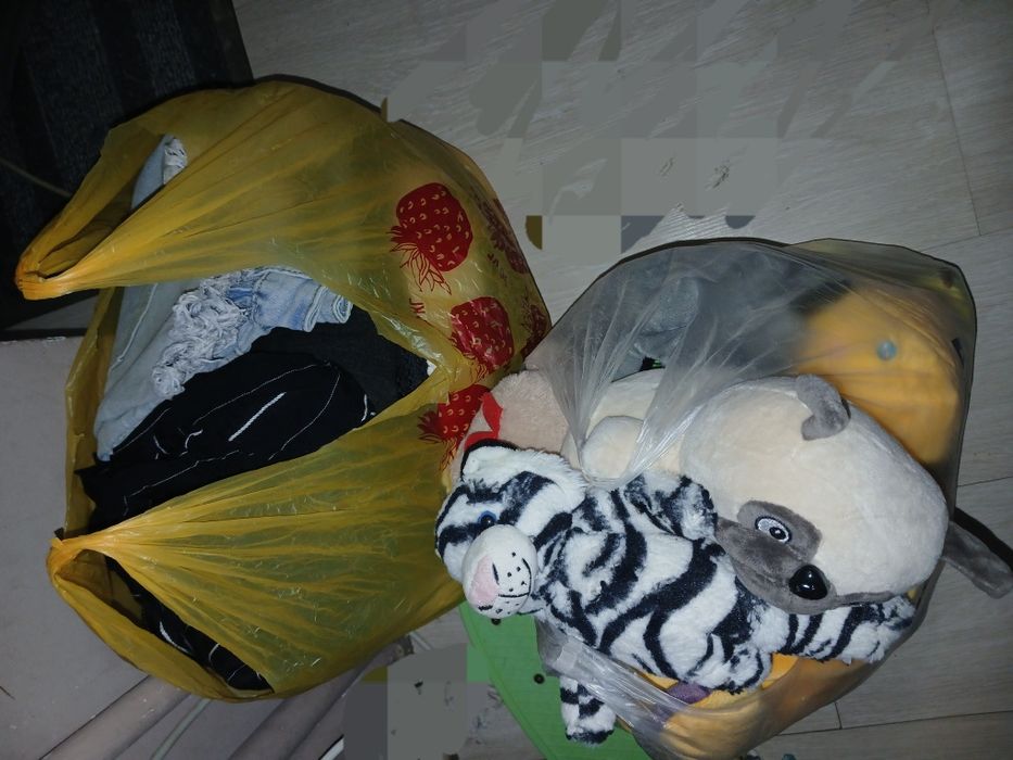 Мягкие игрушки и вещички