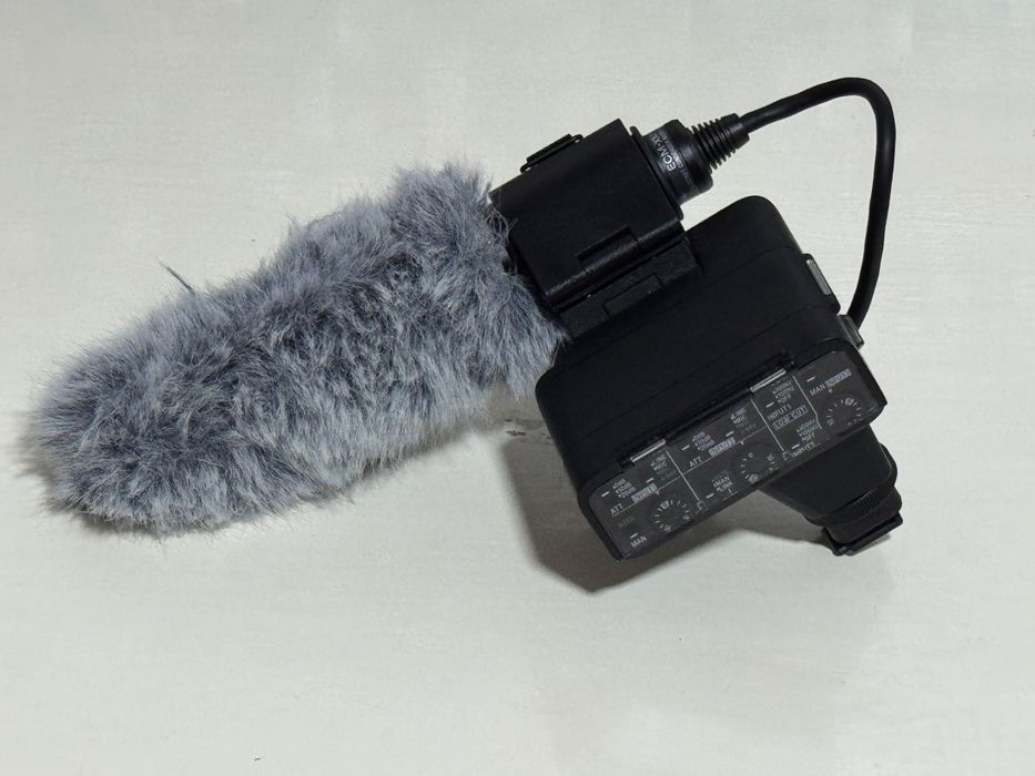 Sony XLR-K3M Adaptor XLR cu Patina MI Shoe (microfon shotgun)