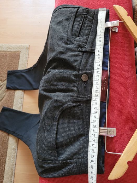 Vând pantaloni marca Zara, negri, mărimea M
