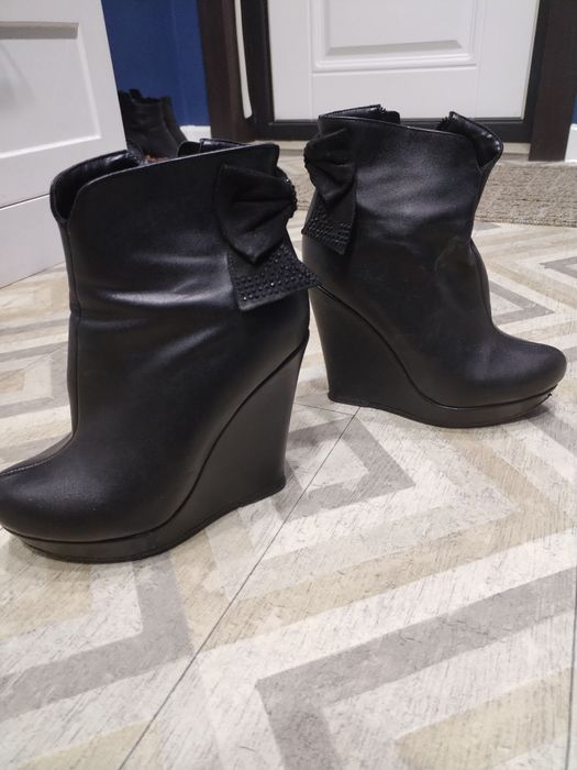 Полусапожки на платформе