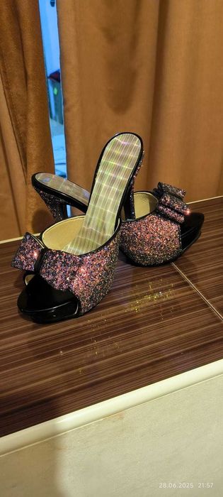 Vând încălțăminte eleganta