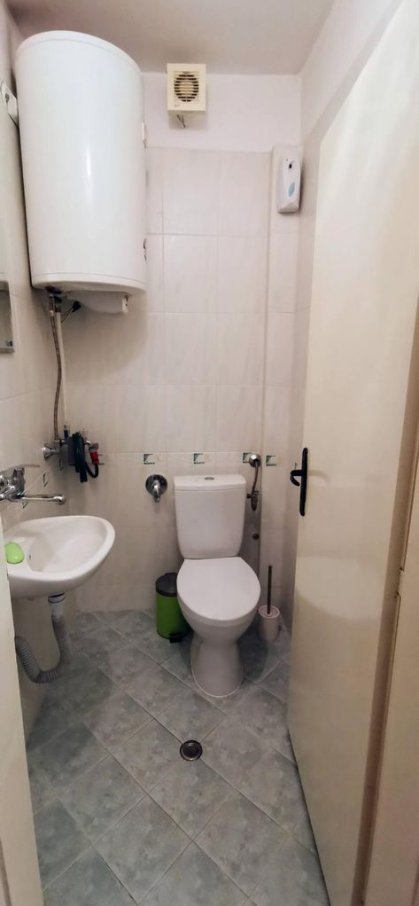 Дава се под наем Тристаен апартамент в Пловдив, Център - 90 кв.м за 750 € - Снимка #8