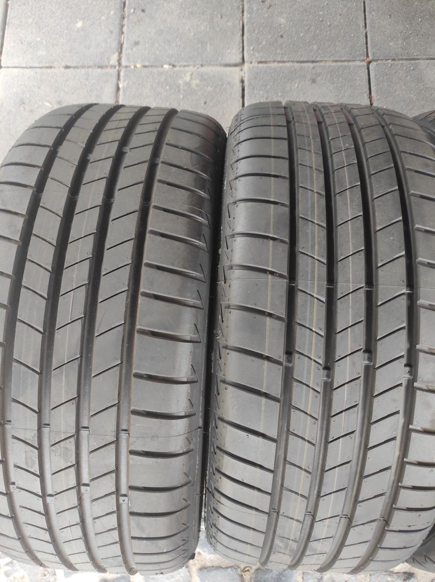 225/40/18 Bridgestone