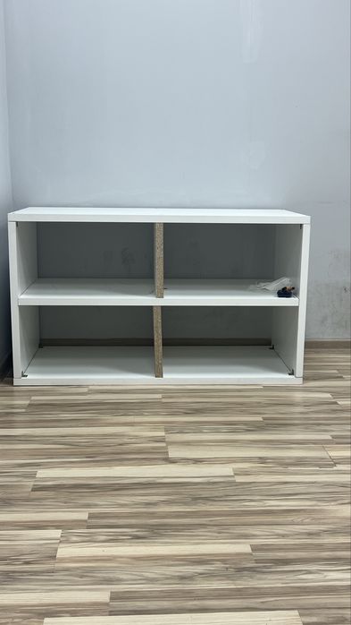 Столик из ЛДСП самодельный.