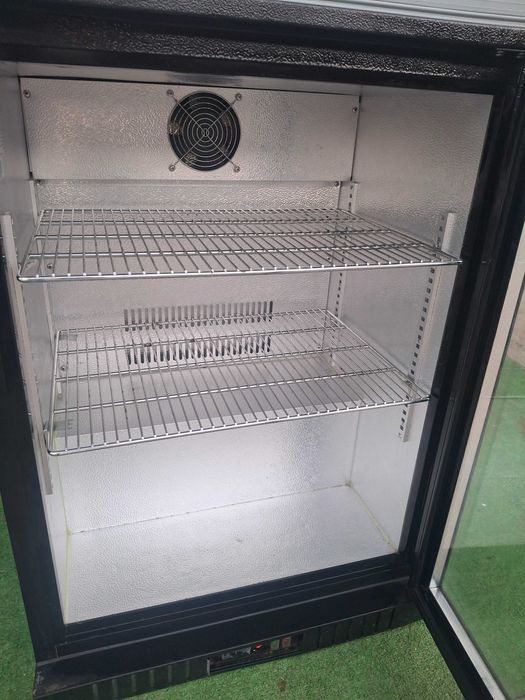 Хладилна витрина