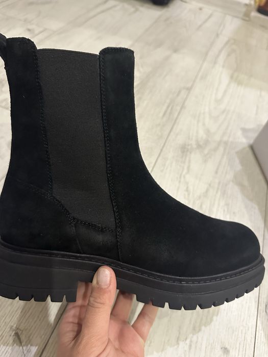 ABOUT YOU Къси ботуши 'Marina Boots' в Черно