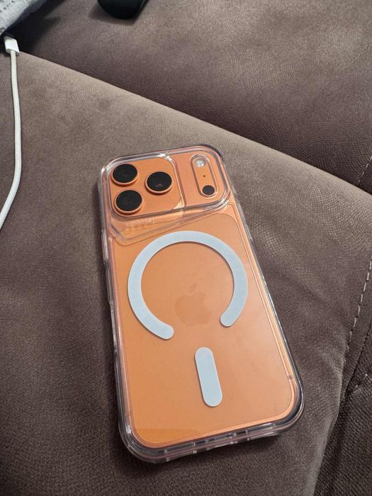 Vând iphone 17 pro ca nou!