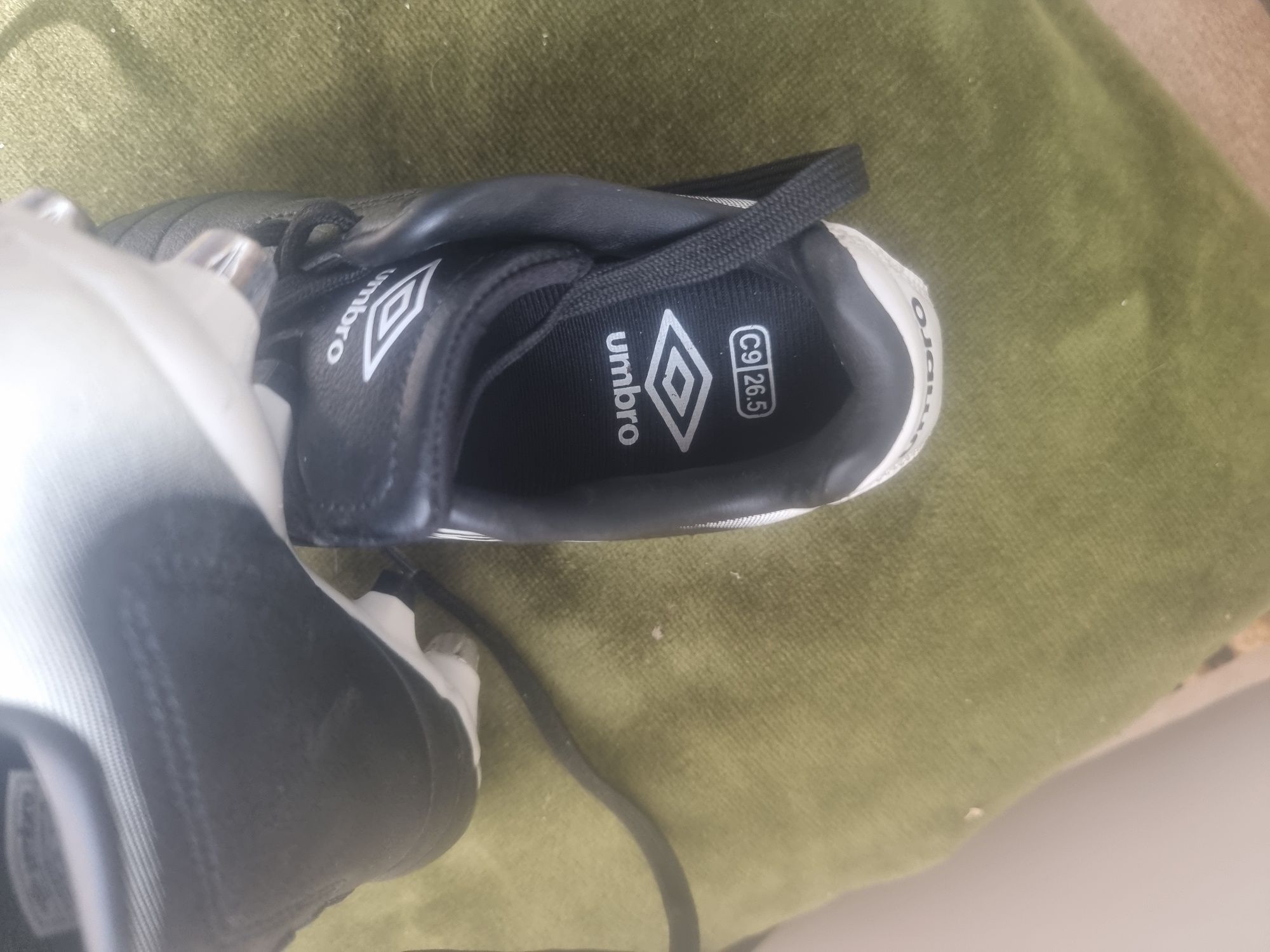 Umbro футболни  бутонки за деца