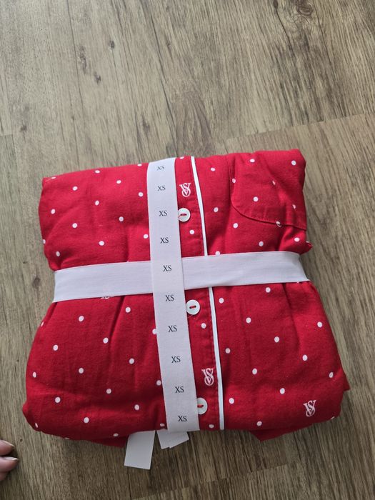 Pijama Victoria's Secret Noua, marime XS