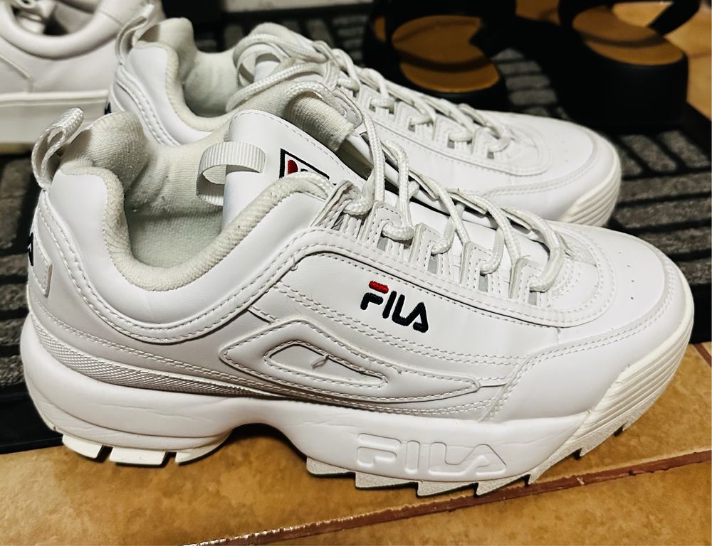 Дамски маратонки FILA Disruptor Low!