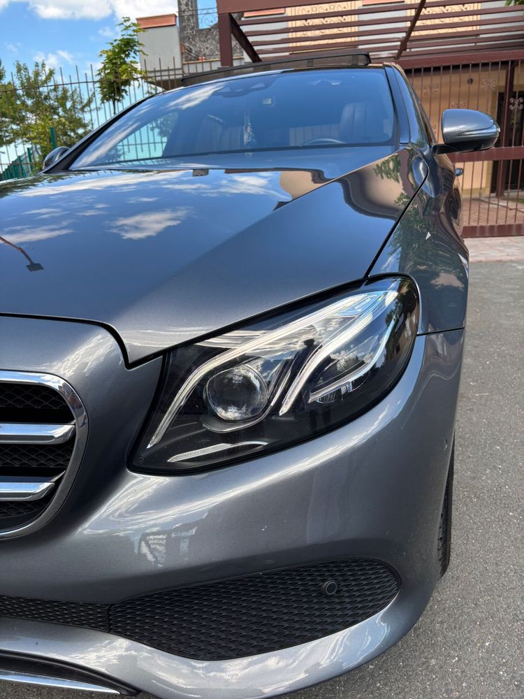 Mercedes benz E class 300 DE