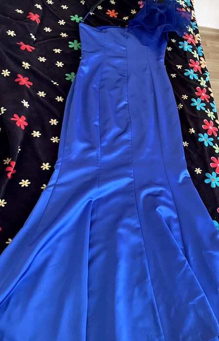 Официална, елегантна рокля