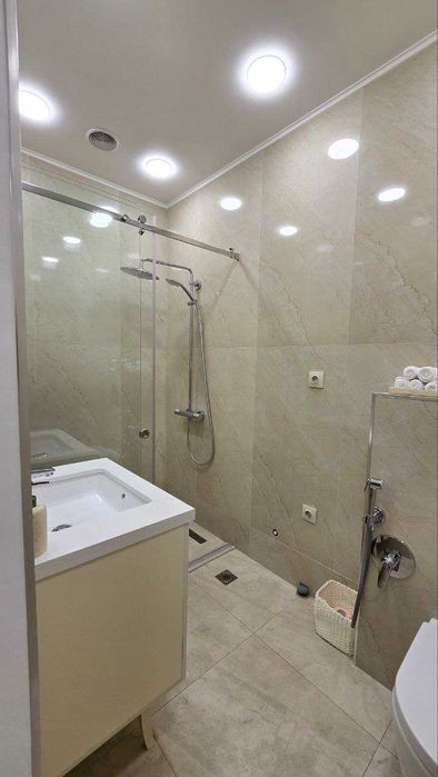 Продаётся квартира 160м2 с классическим ремонтом ор-р. гос.Grand Mir"