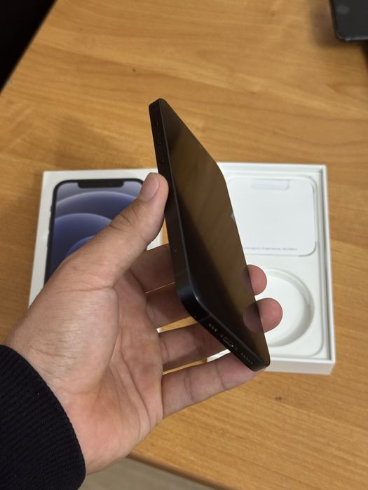 Айфон 12 в идеальном состоянии