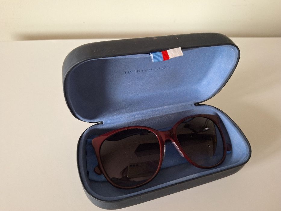 Tommy Hilfiger слънчеви очила