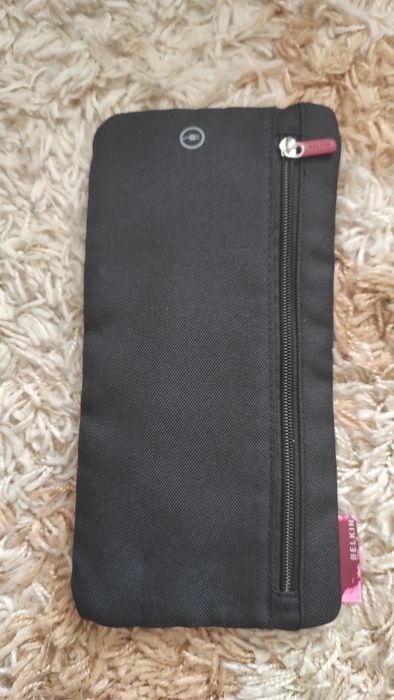 Belkin Калъф - чантичка - 30х15см!