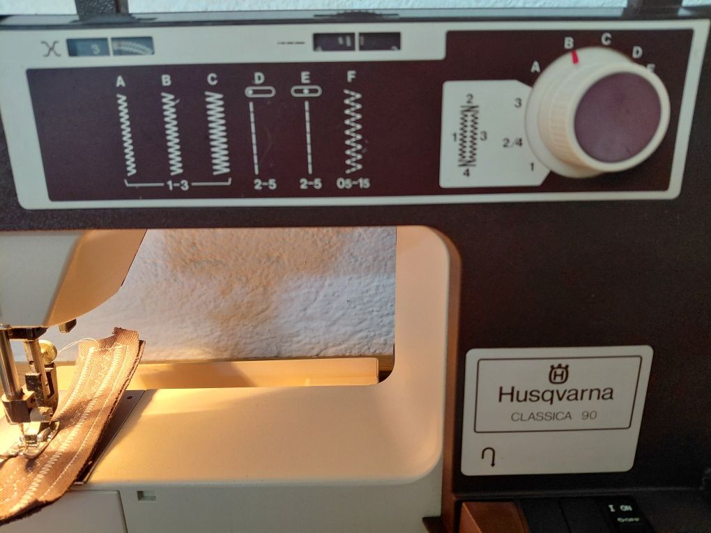 Шевна машина Husqvarna