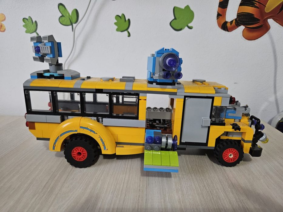 Lego autobuz scolar