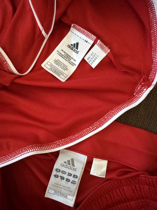 Echipament Oficial Liverpool FC LFC original Adidas mărimea L